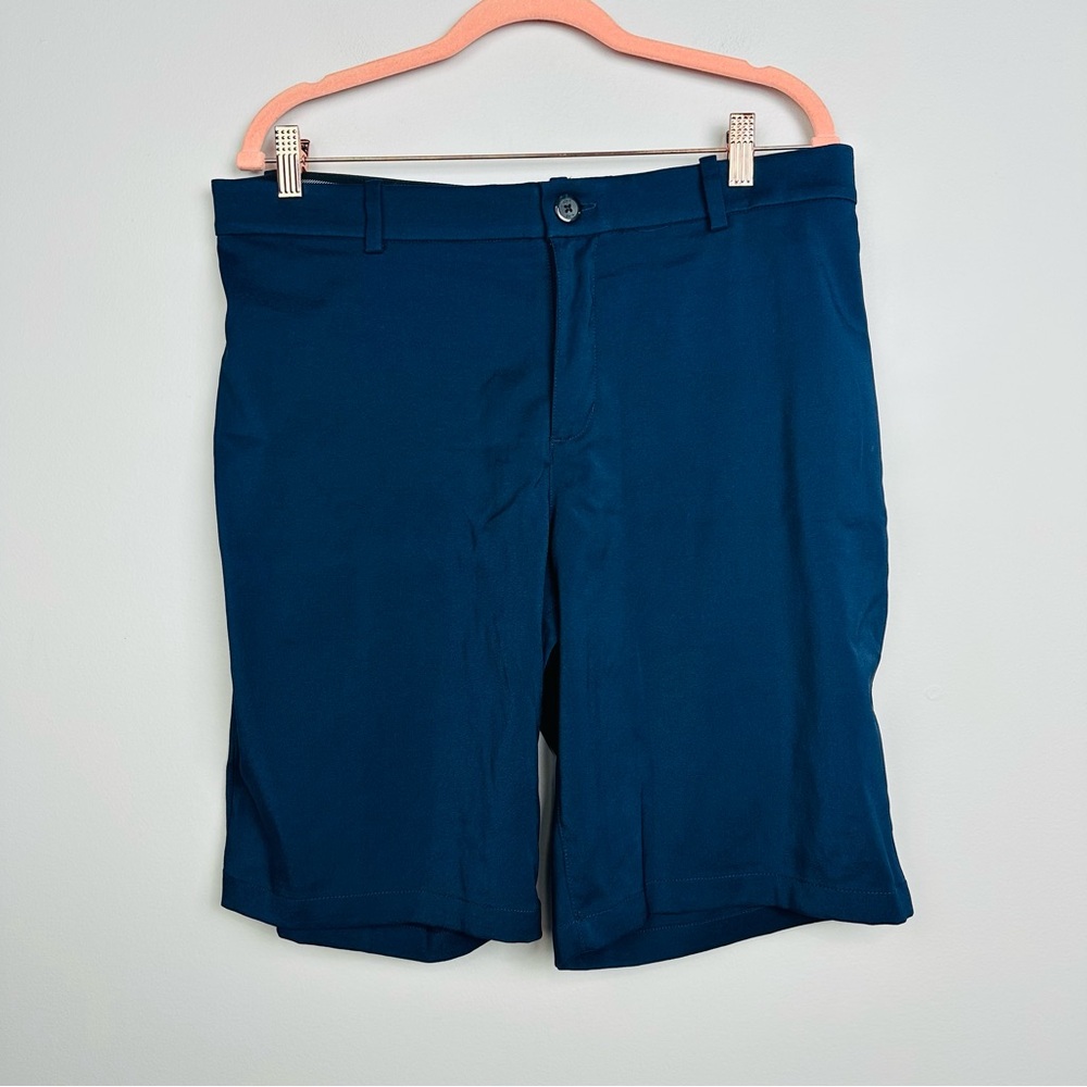 Nike Men's Deep Blue Flat Front Shorts Size 34